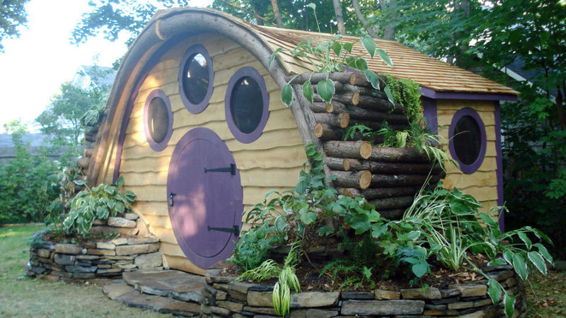 Illustration for article titled We All Need To Move To A 'Hobbit Hole' Right Now